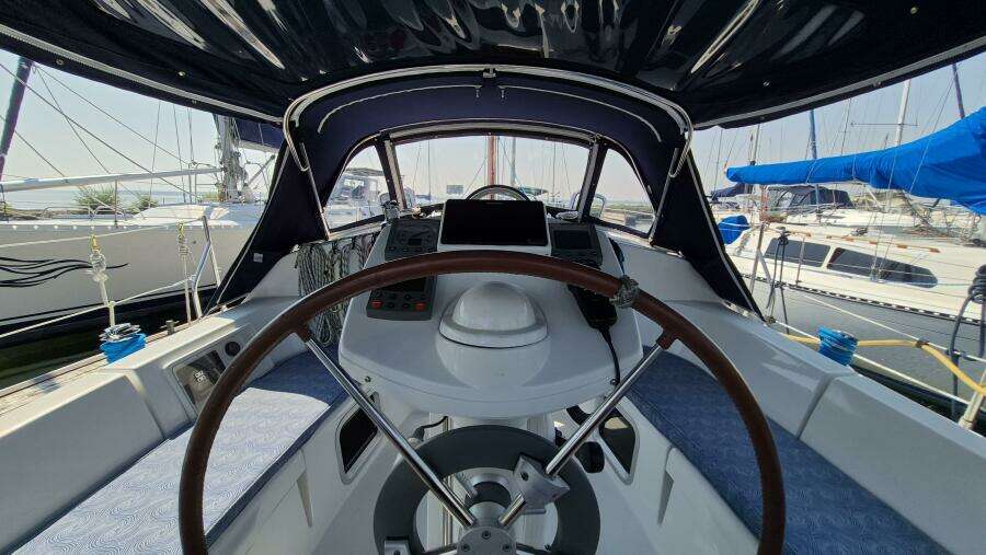 L eau Quay II 35ft Jeanneau Yacht For Sale