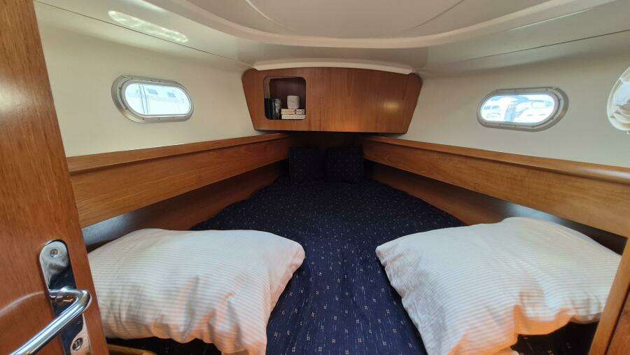 L eau Quay II 35ft Jeanneau Yacht For Sale