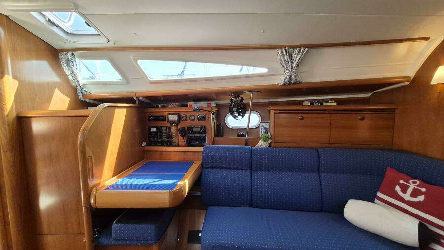 L eau Quay II 35ft Jeanneau Yacht For Sale