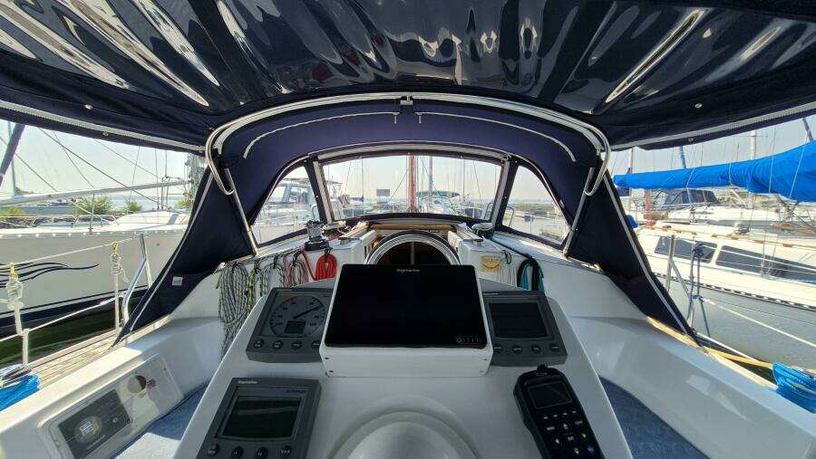 L eau Quay II 35ft Jeanneau Yacht For Sale
