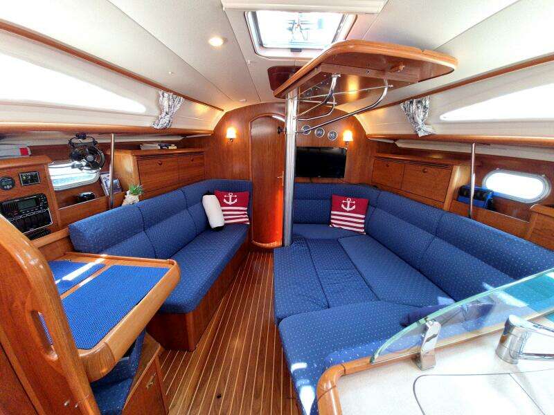 L eau Quay II 35ft Jeanneau Yacht For Sale