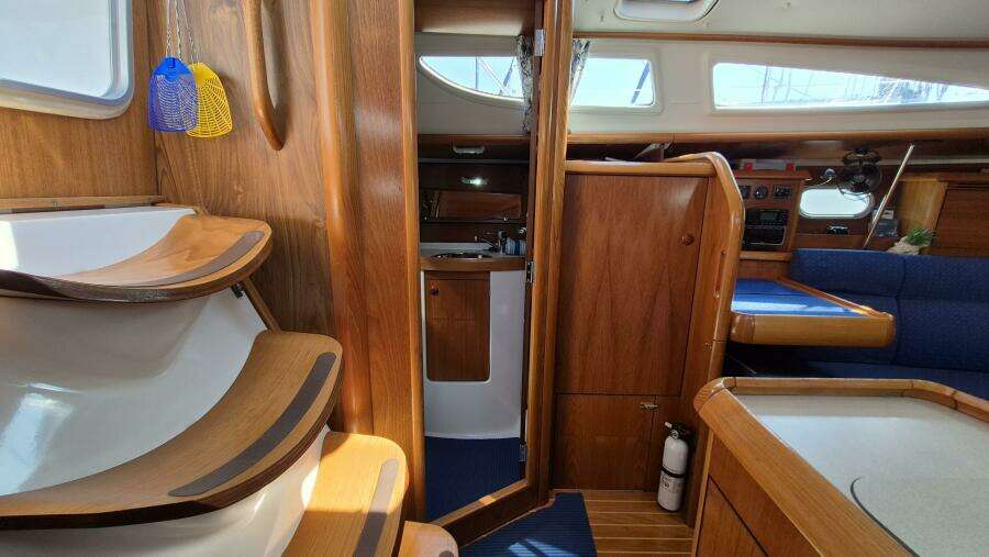 L eau Quay II 35ft Jeanneau Yacht For Sale