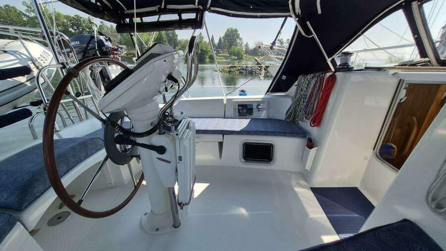 L eau Quay II 35ft Jeanneau Yacht For Sale