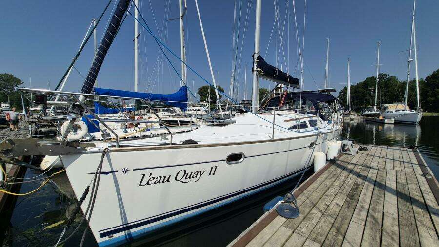 L eau Quay II 35ft Jeanneau Yacht For Sale