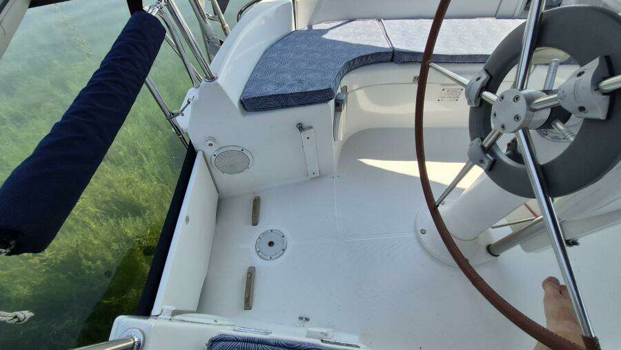 L eau Quay II 35ft Jeanneau Yacht For Sale
