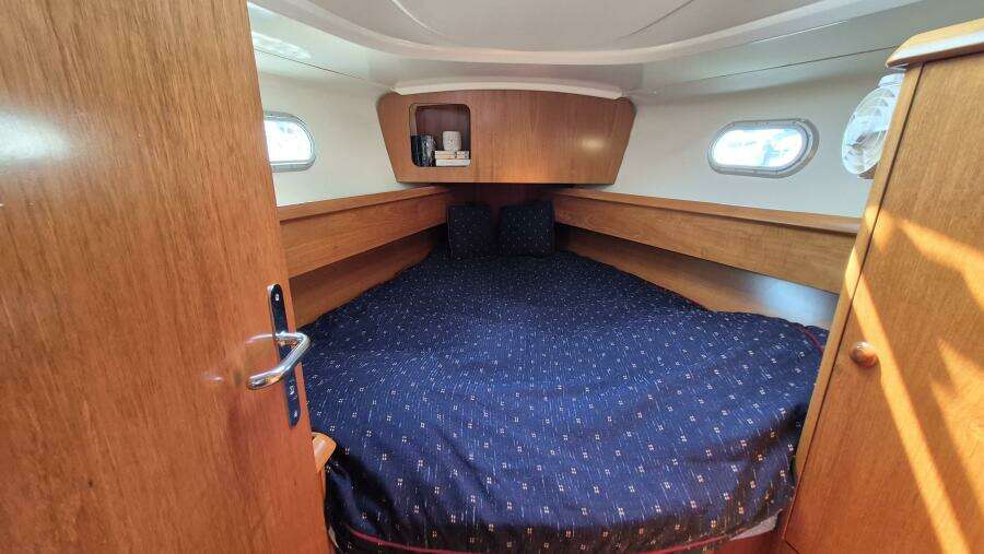L eau Quay II 35ft Jeanneau Yacht For Sale