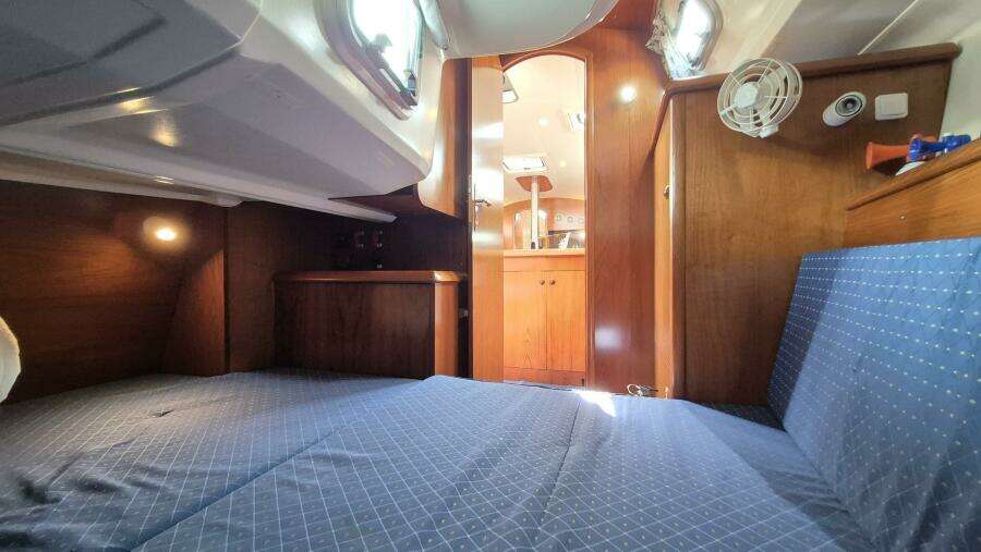 L eau Quay II 35ft Jeanneau Yacht For Sale