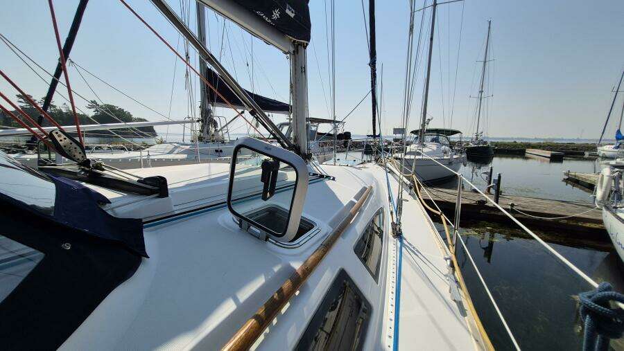 L eau Quay II 35ft Jeanneau Yacht For Sale