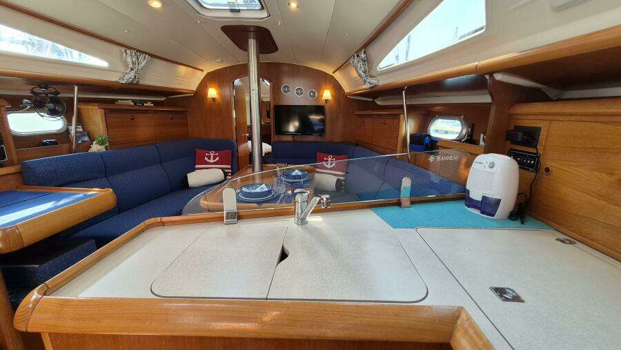 L eau Quay II 35ft Jeanneau Yacht For Sale