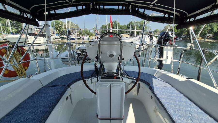 L eau Quay II 35ft Jeanneau Yacht For Sale