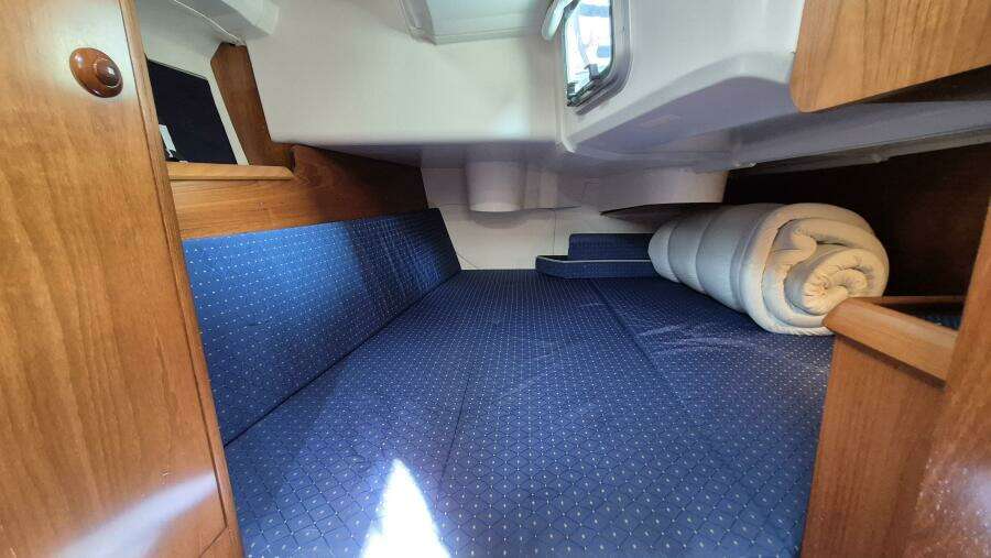 L eau Quay II 35ft Jeanneau Yacht For Sale