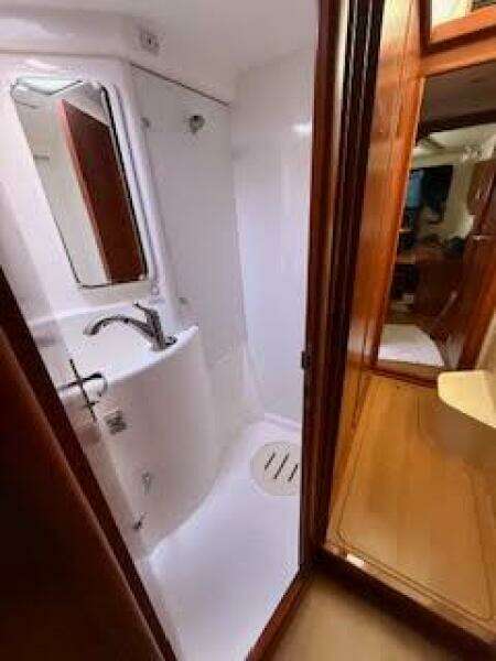 2013-robertson-and-caine-leopard-44-sail-9877437-20250719084657400-1.jpg