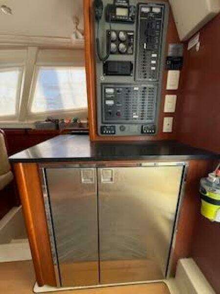 2013-robertson-and-caine-leopard-44-sail-9877437-20250719084649265-1.jpg