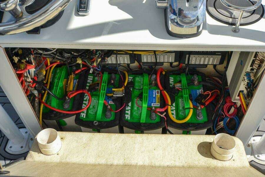 28ft Canyon Bay Yacht For Sale
