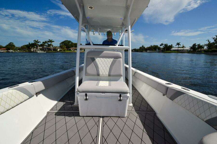 28ft Canyon Bay Yacht For Sale