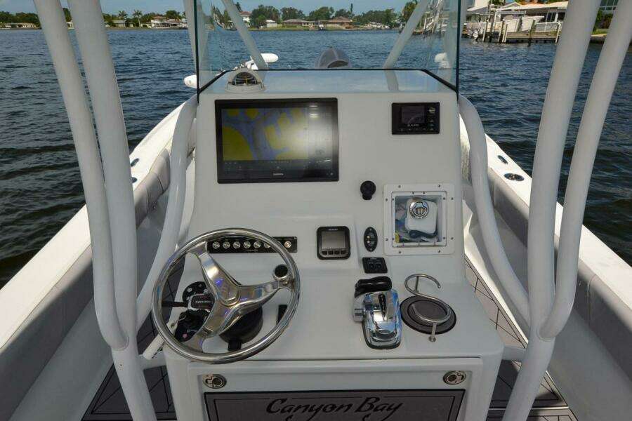 28ft Canyon Bay Yacht For Sale