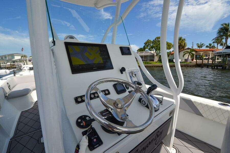 28ft Canyon Bay Yacht For Sale