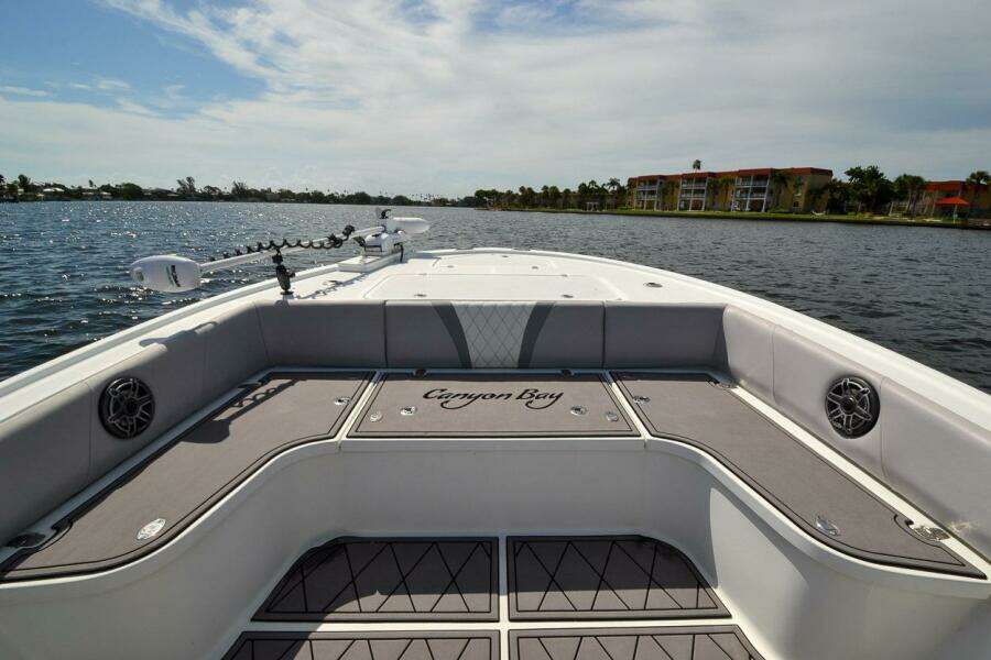 28ft Canyon Bay Yacht For Sale