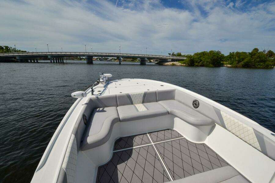 28ft Canyon Bay Yacht For Sale