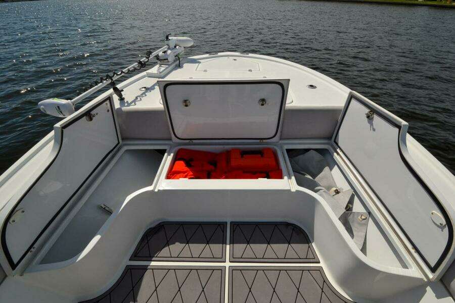 28ft Canyon Bay Yacht For Sale