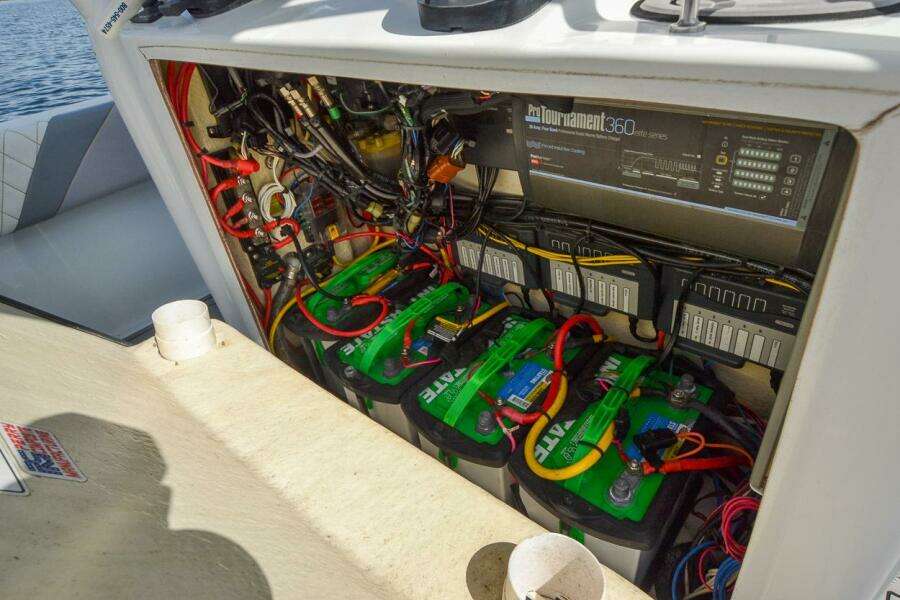 28ft Canyon Bay Yacht For Sale