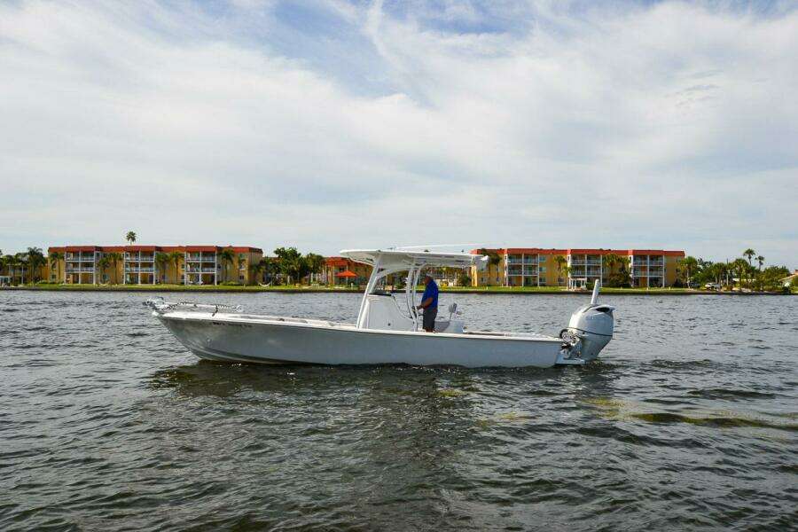 28ft Canyon Bay Yacht For Sale