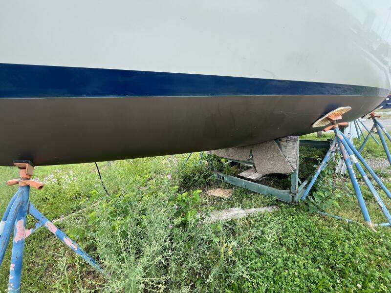 33ft Pearson Yacht For Sale