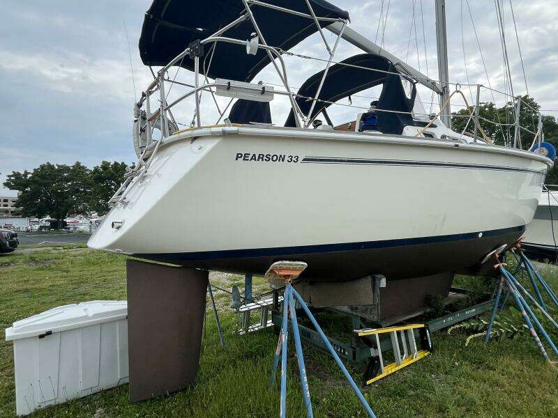 33ft Pearson Yacht For Sale