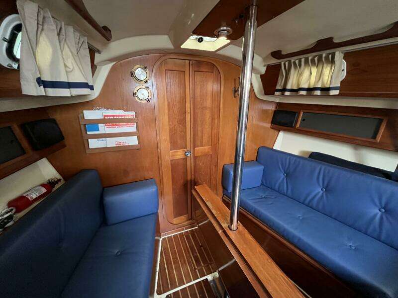 33ft Pearson Yacht For Sale