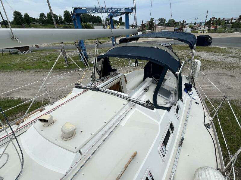 33ft Pearson Yacht For Sale