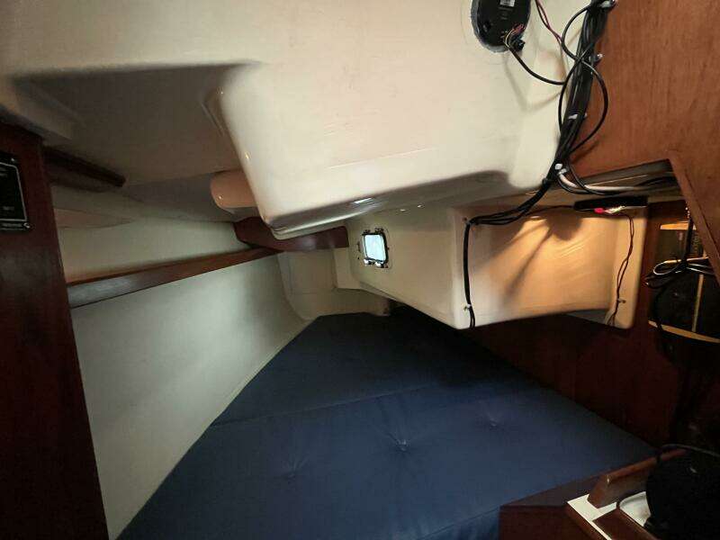 33ft Pearson Yacht For Sale