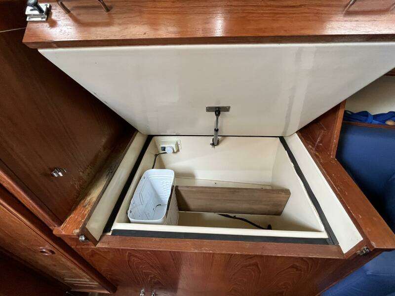 33ft Pearson Yacht For Sale