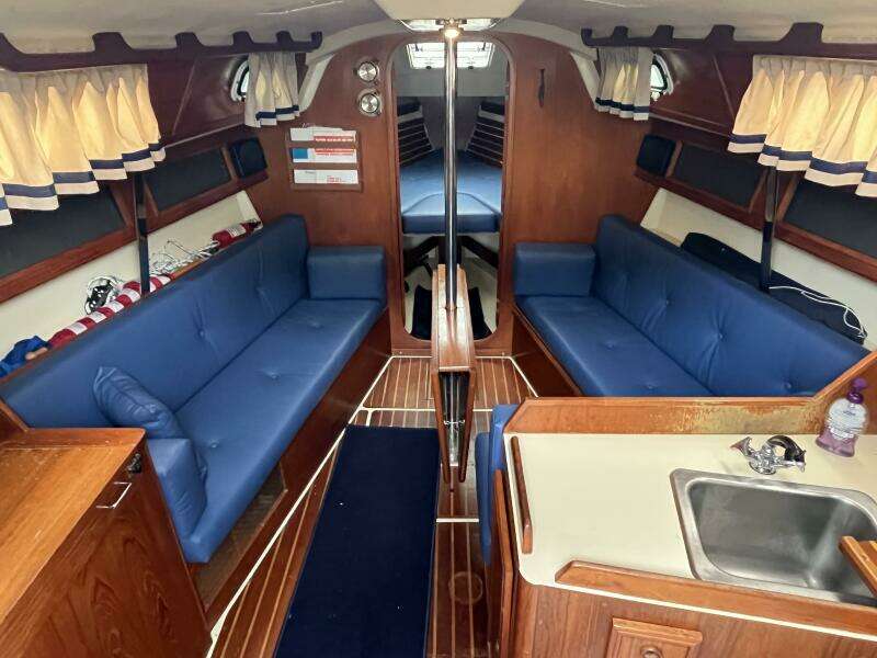 33ft Pearson Yacht For Sale