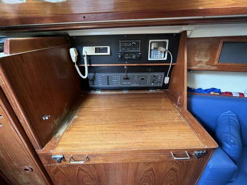 33ft Pearson Yacht For Sale