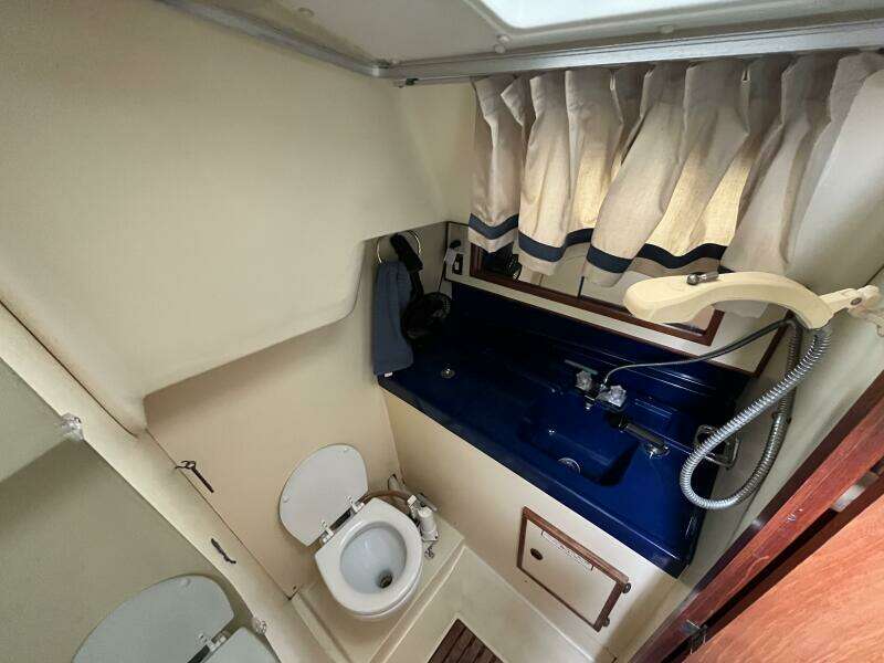 33ft Pearson Yacht For Sale
