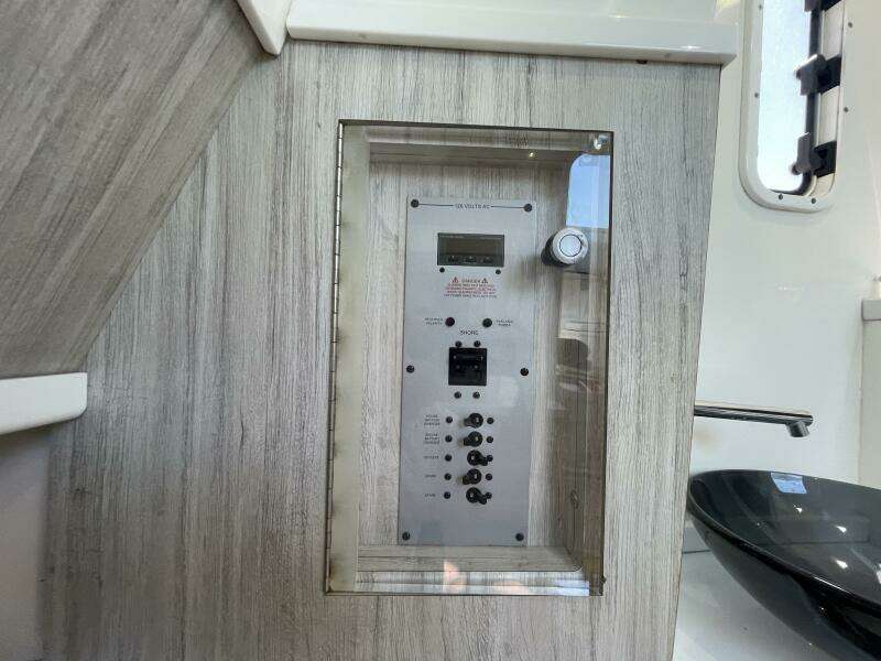 REEL TIME 42ft HCB Yacht For Sale