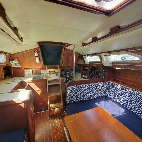 Seayonce 32ft Ericson Yacht For Sale