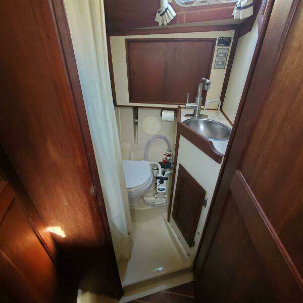 Seayonce 32ft Ericson Yacht For Sale