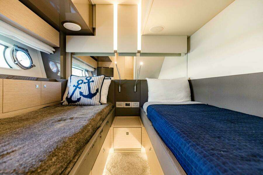 SAMI KAY III 75ft Ferretti Yachts Yacht For Sale