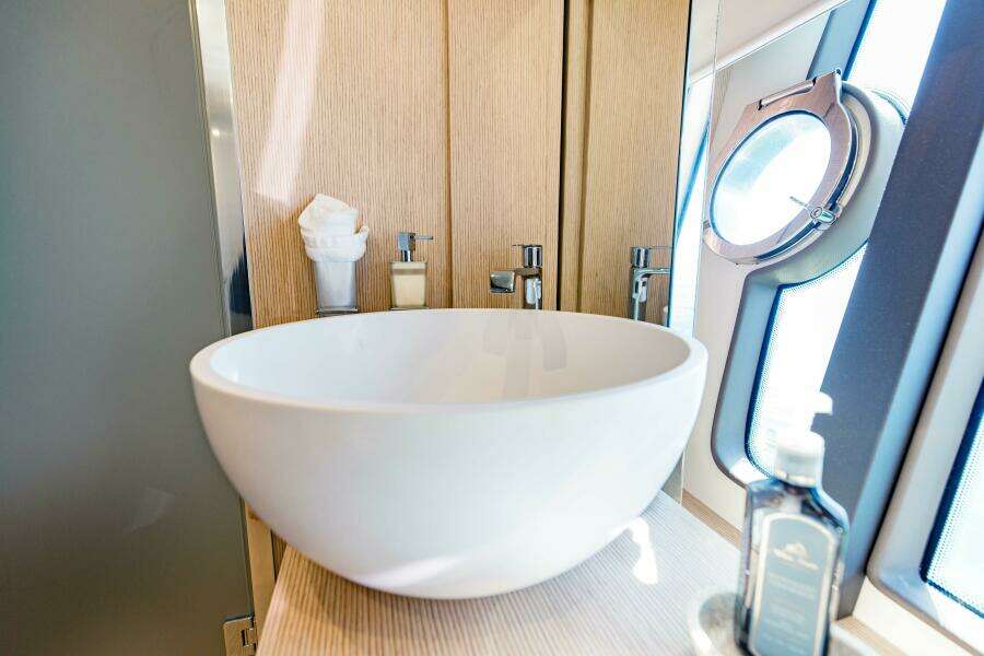 SAMI KAY III 75ft Ferretti Yachts Yacht For Sale
