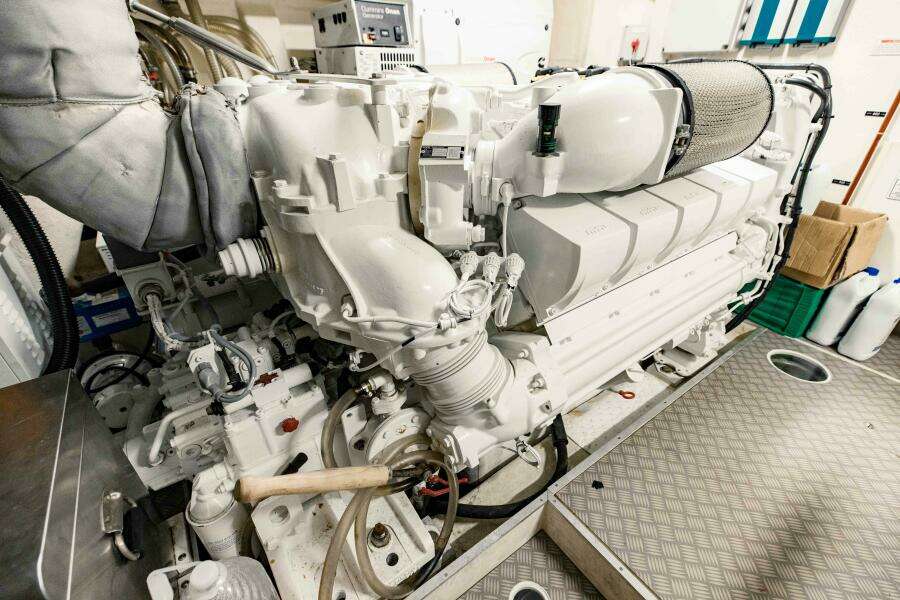 SAMI KAY III 75ft Ferretti Yachts Yacht For Sale