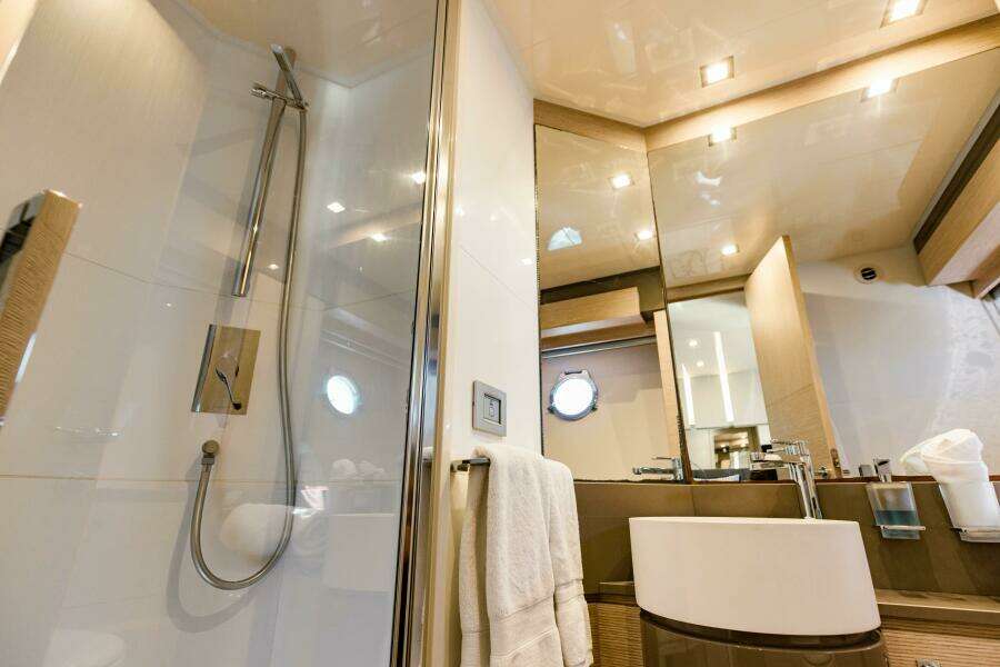 SAMI KAY III 75ft Ferretti Yachts Yacht For Sale