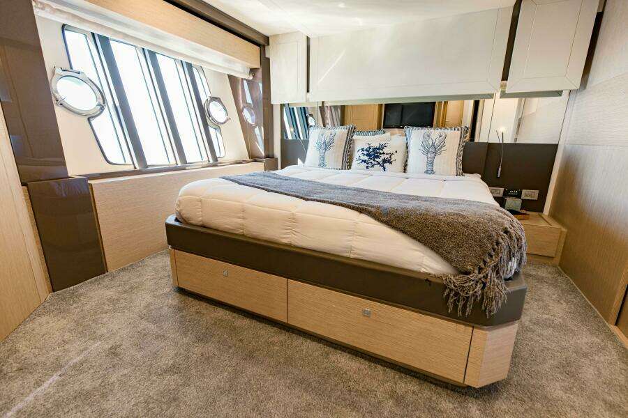 SAMI KAY III 75ft Ferretti Yachts Yacht For Sale