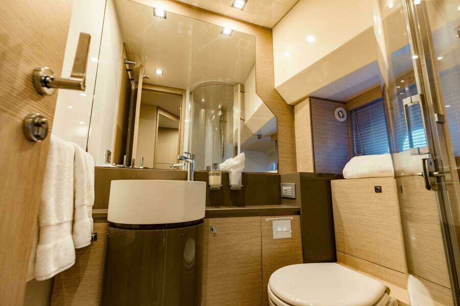 SAMI KAY III 75ft Ferretti Yachts Yacht For Sale