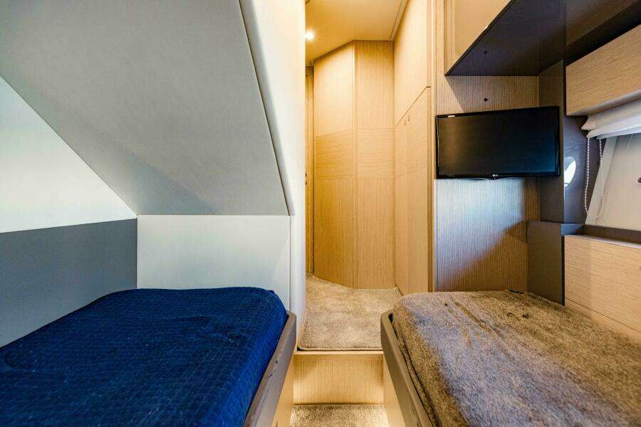 SAMI KAY III 75ft Ferretti Yachts Yacht For Sale