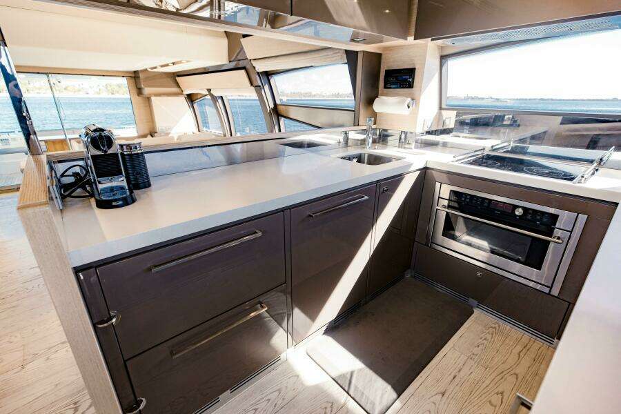 SAMI KAY III 75ft Ferretti Yachts Yacht For Sale