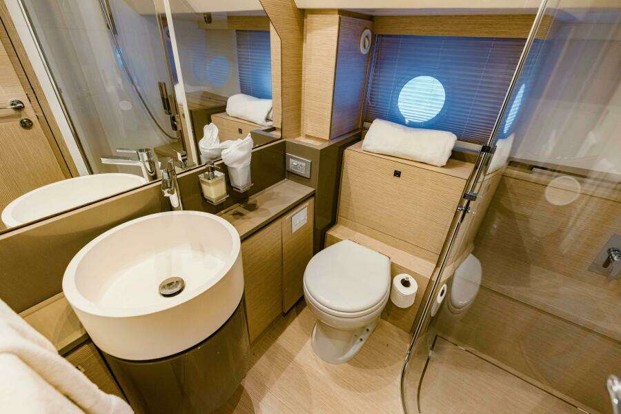 SAMI KAY III 75ft Ferretti Yachts Yacht For Sale