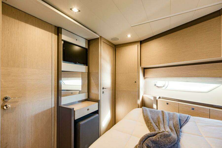 SAMI KAY III 75ft Ferretti Yachts Yacht For Sale