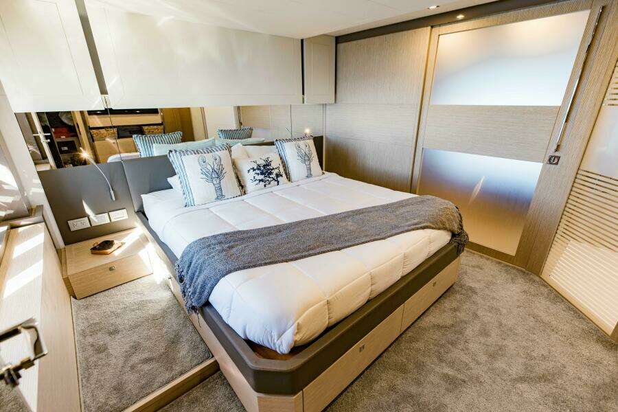 SAMI KAY III 75ft Ferretti Yachts Yacht For Sale