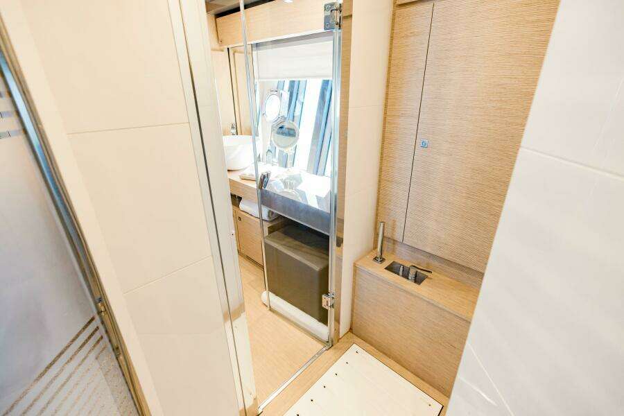 SAMI KAY III 75ft Ferretti Yachts Yacht For Sale